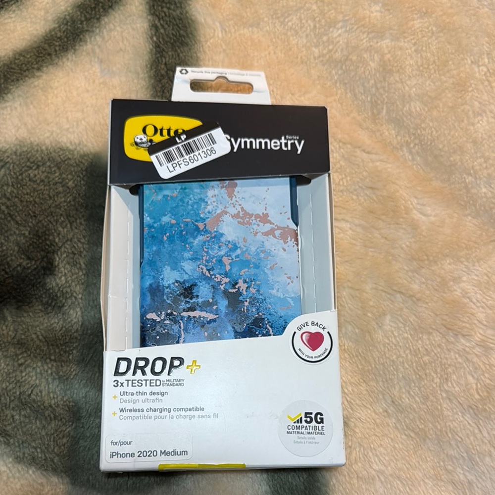 NWT OtterBox Symmetry Series iPhone 2020 Case